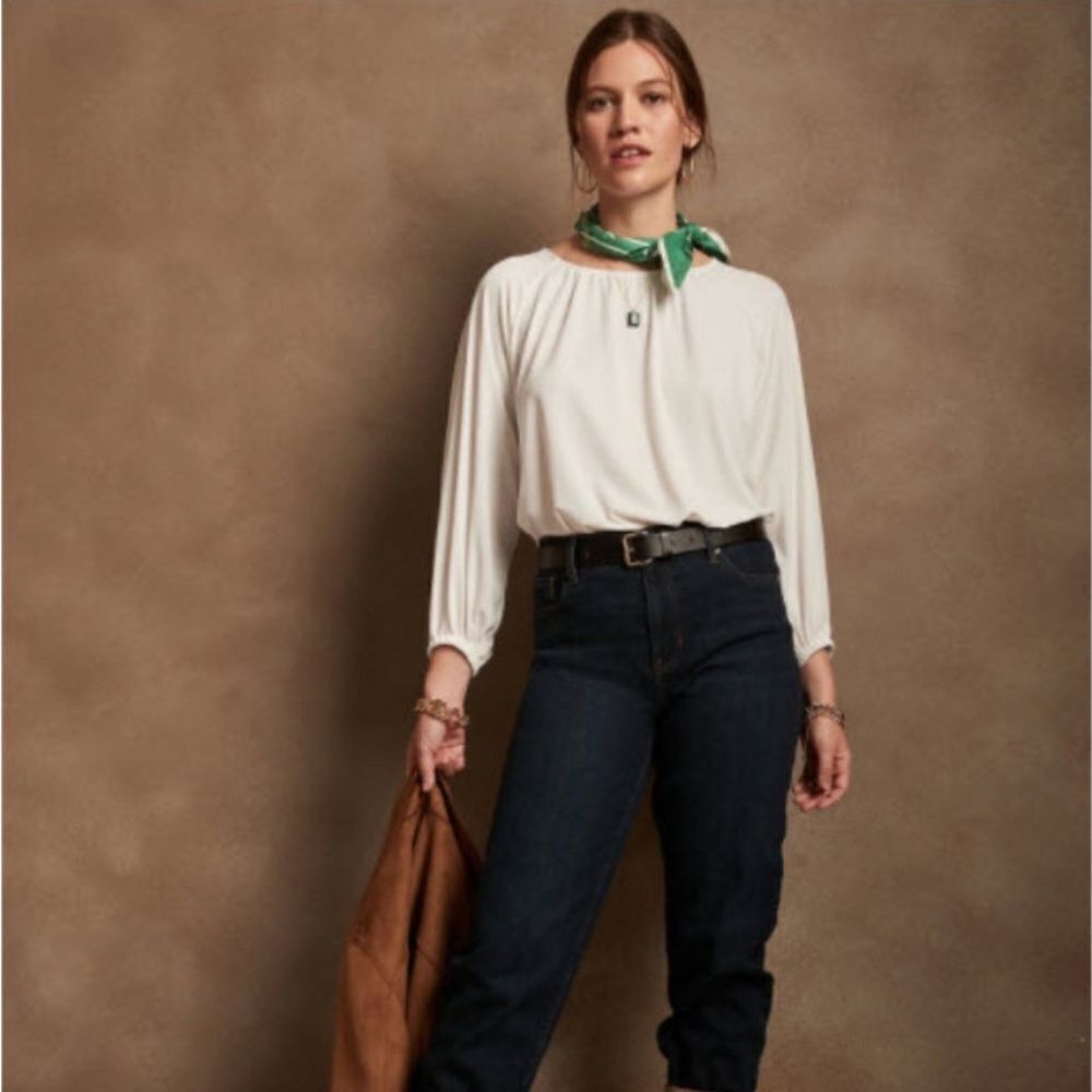 Banana Republic Factory Gathered Neck Crepe Top in Snowy Day Black S‎ Nwt